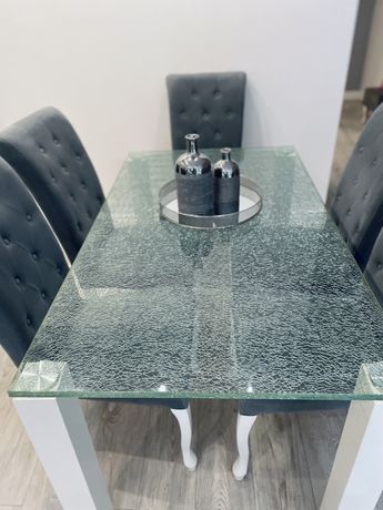Stół szklany do salonu  glamour piekny efekt potluczonego szkla