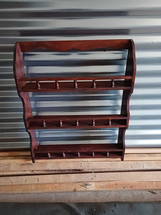 Escaparate em madeira maciça antigo