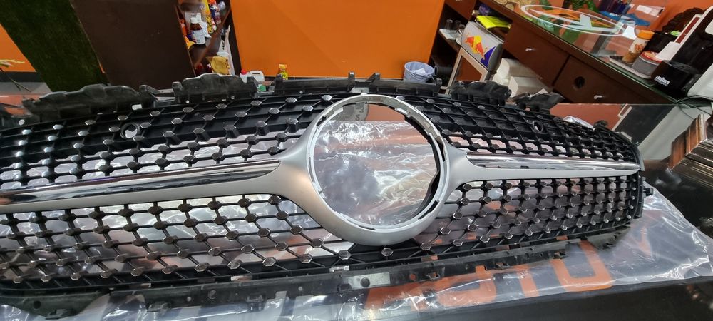 Grelha mercedes Cls