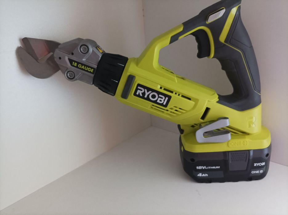 Nożyce do metalu Ryobi+ bateria 4ah