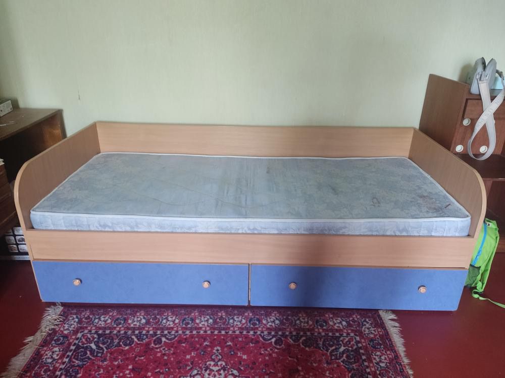 Продам ліжко односпальне