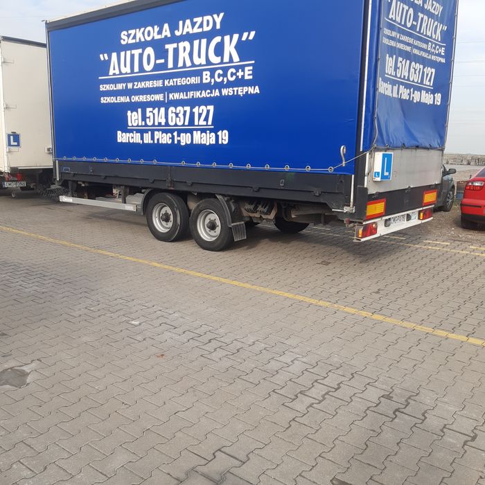 Przyczepa plandeka tandem