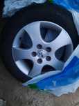 Sprzedam 4 felgi aluminiowe z oponami Nissan Juke