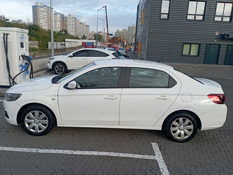 Продається Peugeot 301, 1,2 газ/бензин , мех КПП , пробіг 275 тис.