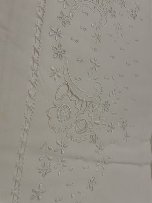 Lencois de linho bordados à mão