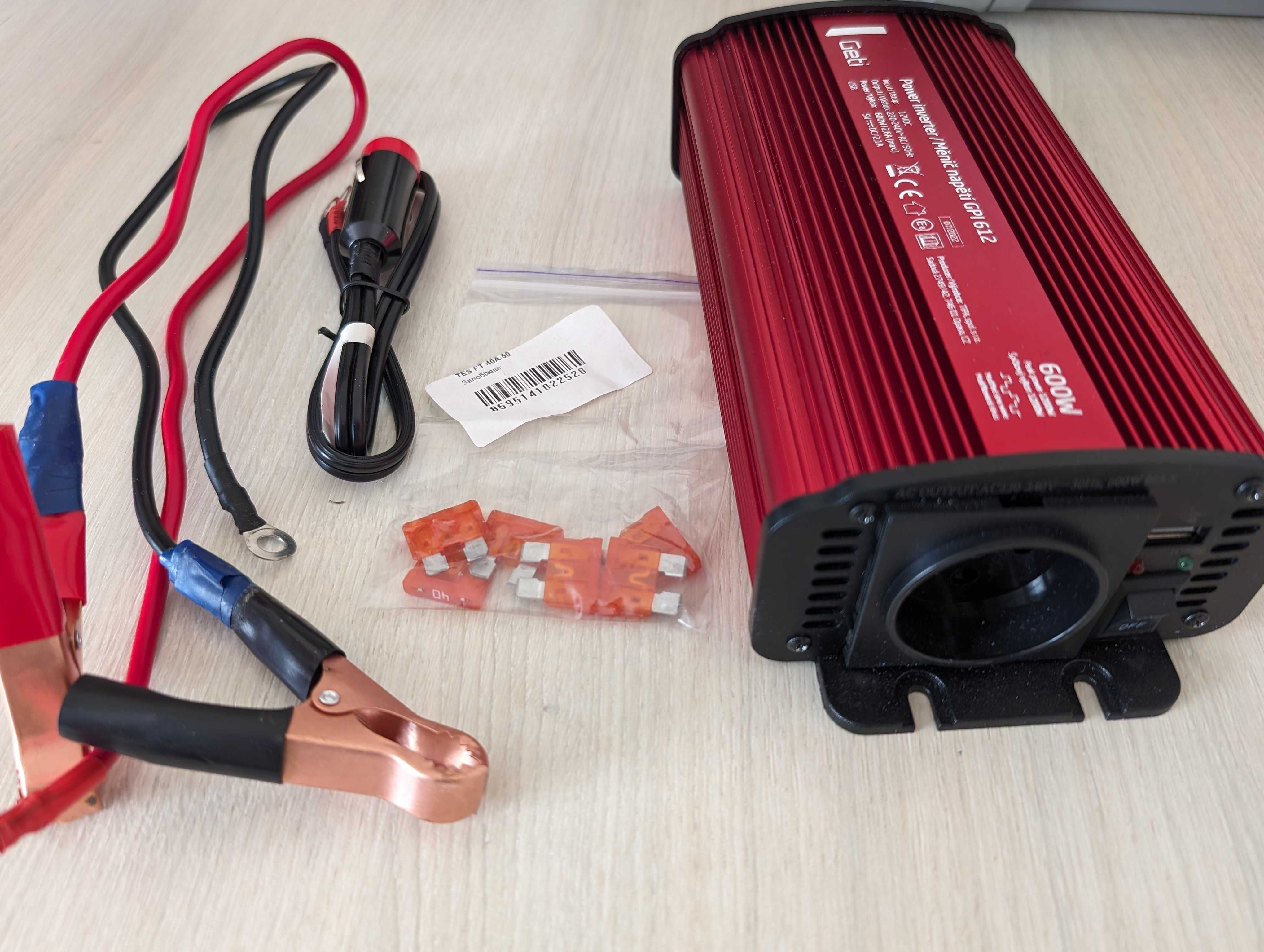 Інвертор (перетворювач напруги) мод. синус 600W/12/230V + USB