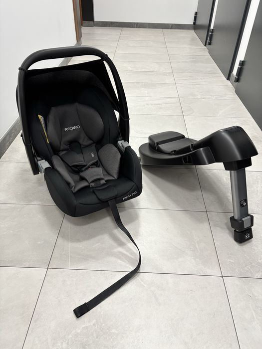 Nosidełko fotelik Recaro Privia EVO Carbon Black 0-13 kg + baza isofix