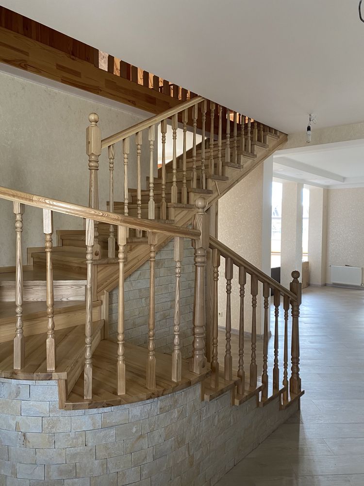 Лестніци»Сходи»Обшивка бетонних та металевих каркасів під ключ