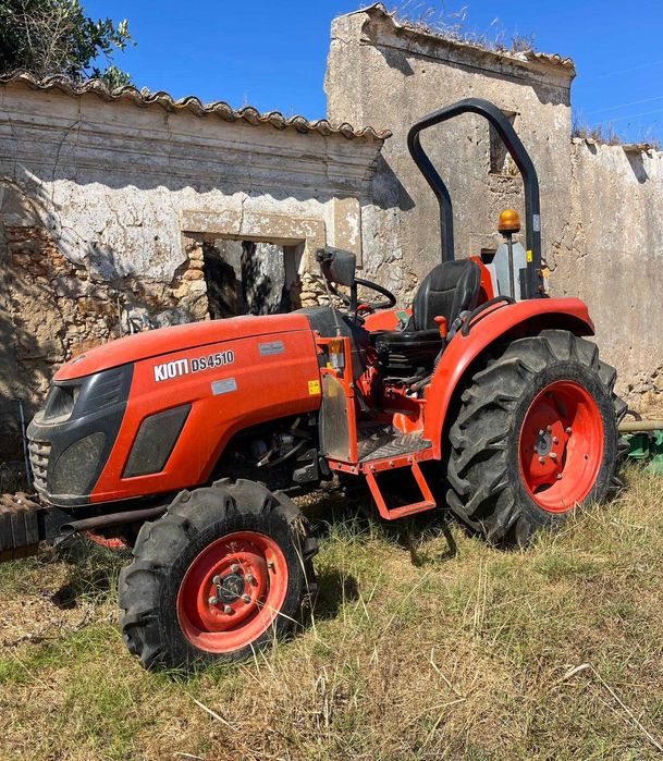Kioti DS4510  45cv + 5 Alfaias