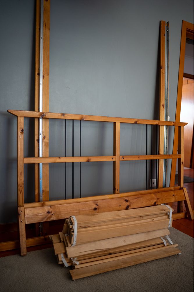 Estrutura de Cama casal em pinho maciço