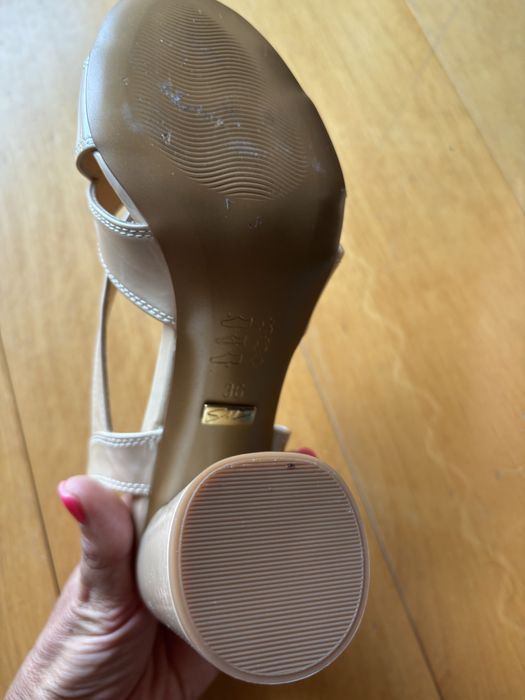 Sandalias bejes Samelli