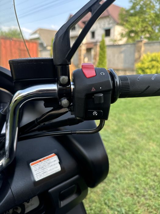 Продам Yamaxa majesty 250