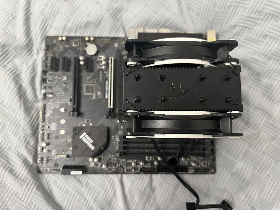 Комплект процесор(Intel Core i5 12600KF)мат.плата, система охолодження