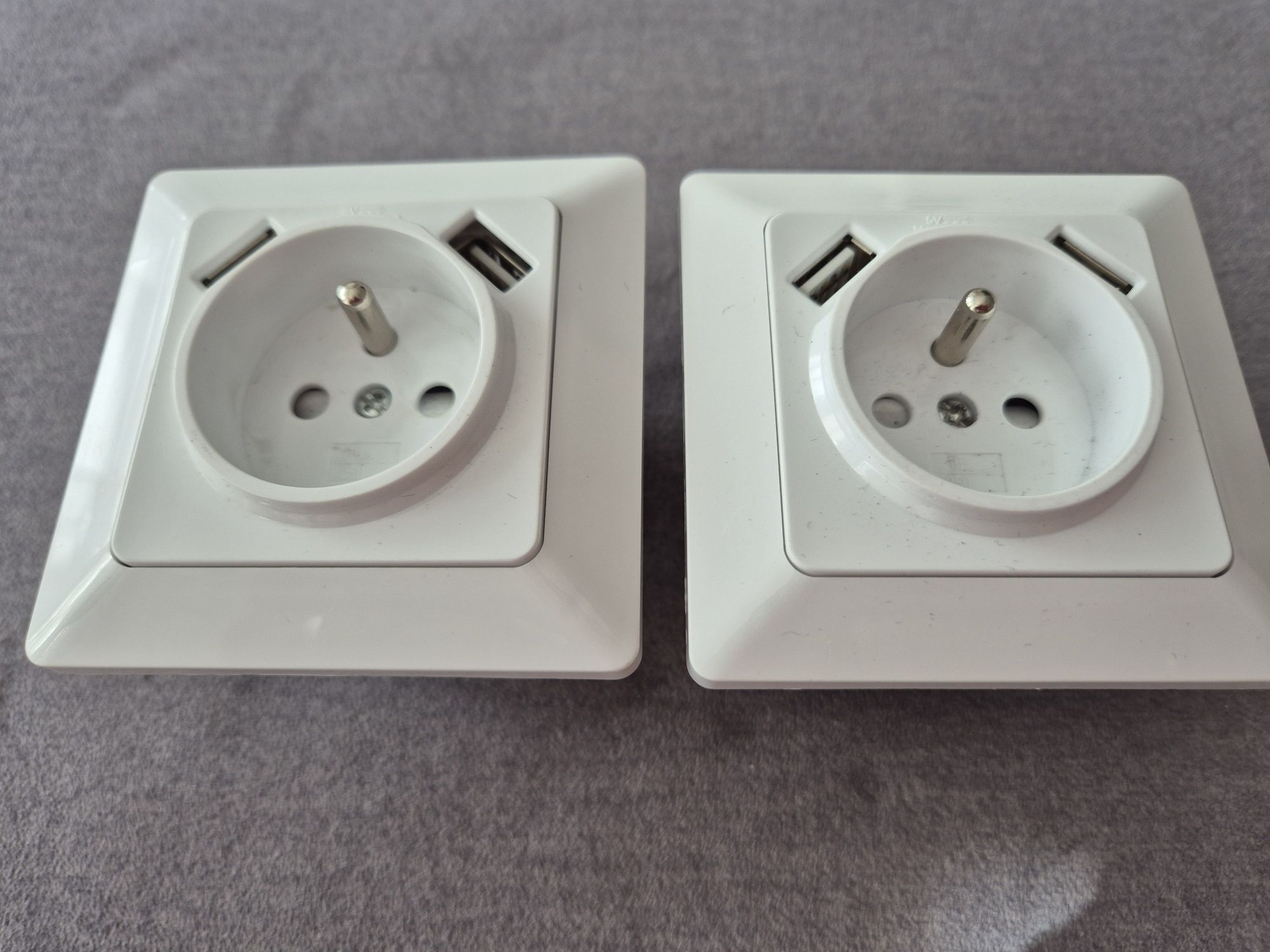 Nowe Gniazdka pojedyncze z USB 2,1A max IP20 A6000.0 biały