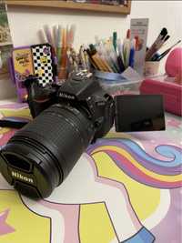 Sprzedam Nikon D5600+ Nikkor DX VR 18-140 mm.+ „Home studio”