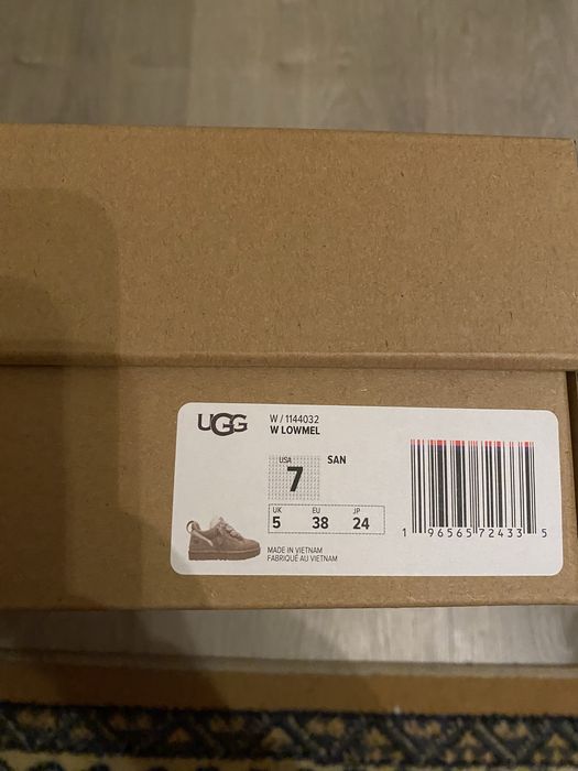 Botas UGG Lowmel Sand