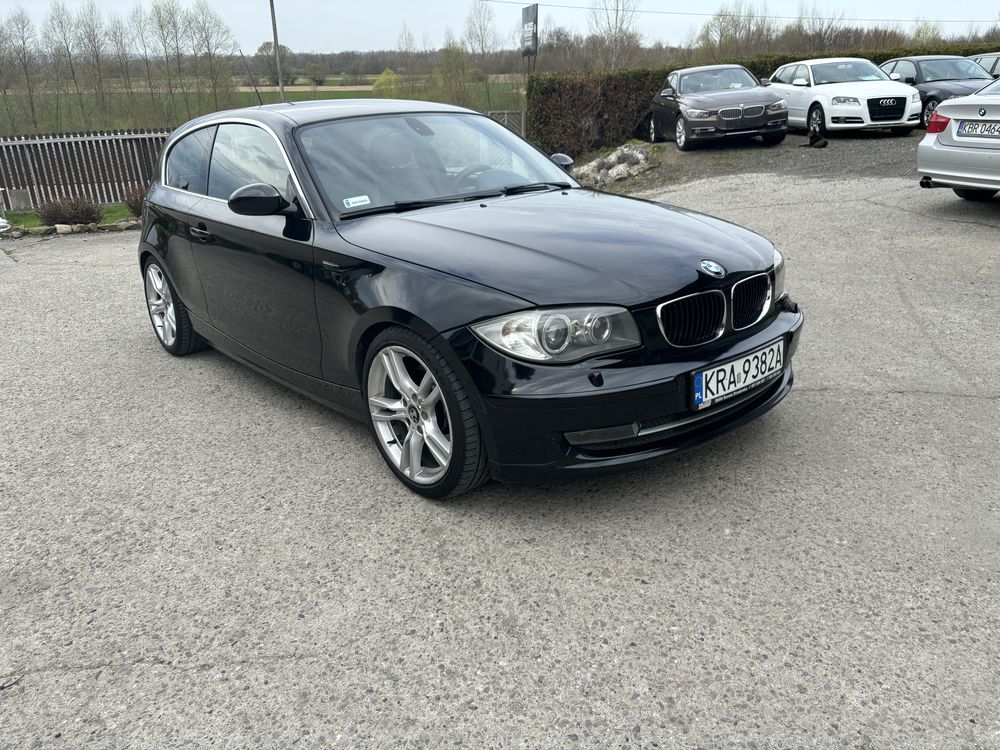 BMW E81 Seria 1 123d Skóry Sportsitze Alu 18 M pakiet wewnętrzny Xenon