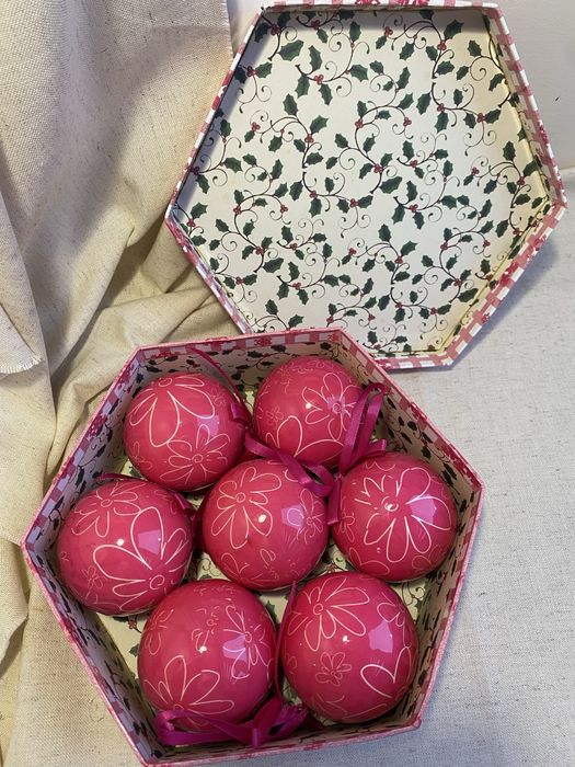 Новорічні іграшки