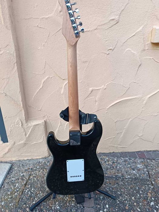 Электрогитара Електрогітара Fire Legend Cornel в гарному стані