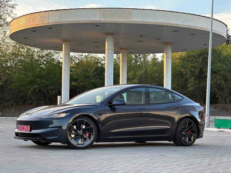 Tesla Model3 PLAID
