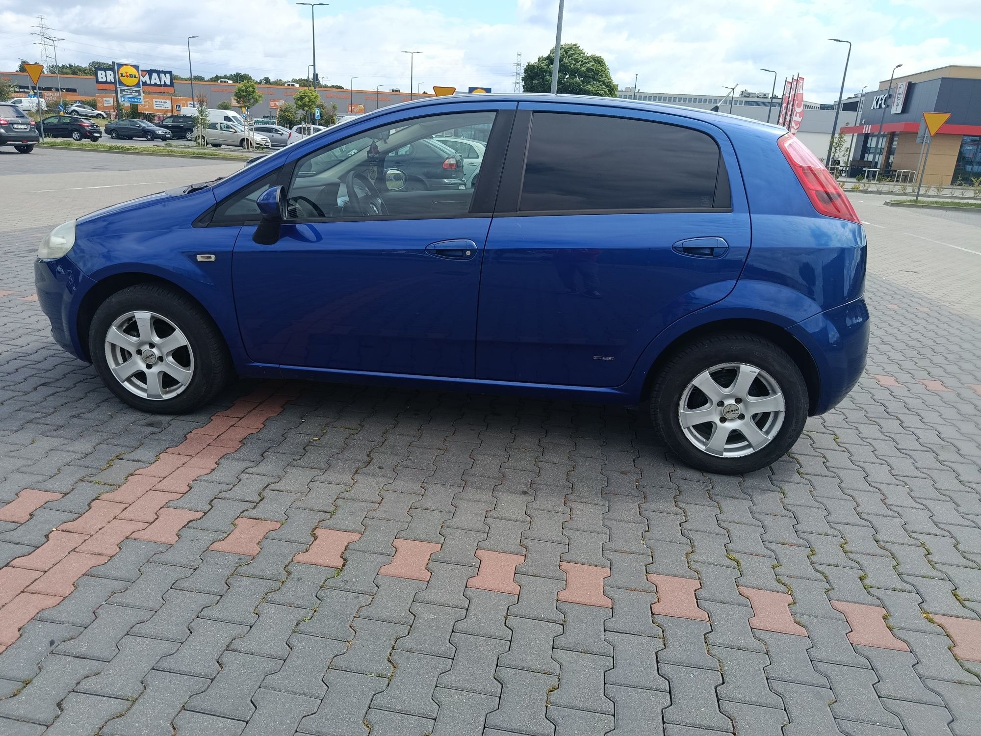 Fiat Grande Punto 1,4 16v 95 KM z Niemiec 6 biegow- klima