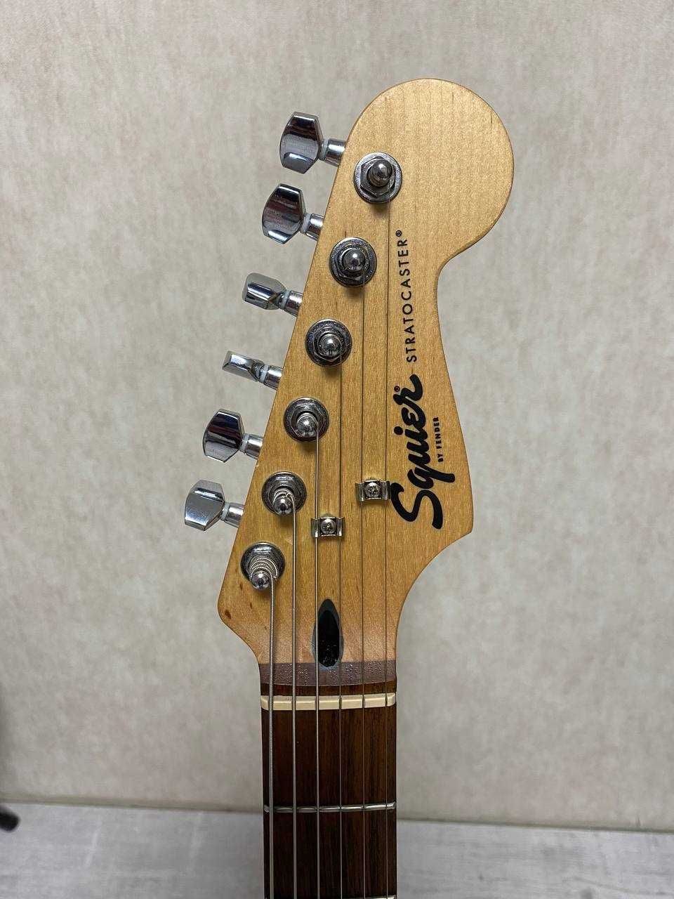 Squier by Fender Stratocaster (HSS)