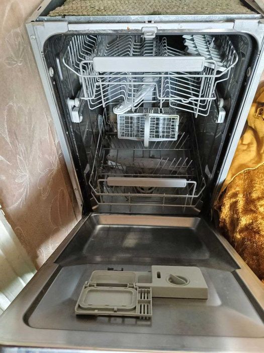 Посудомойка машина Whirlpool