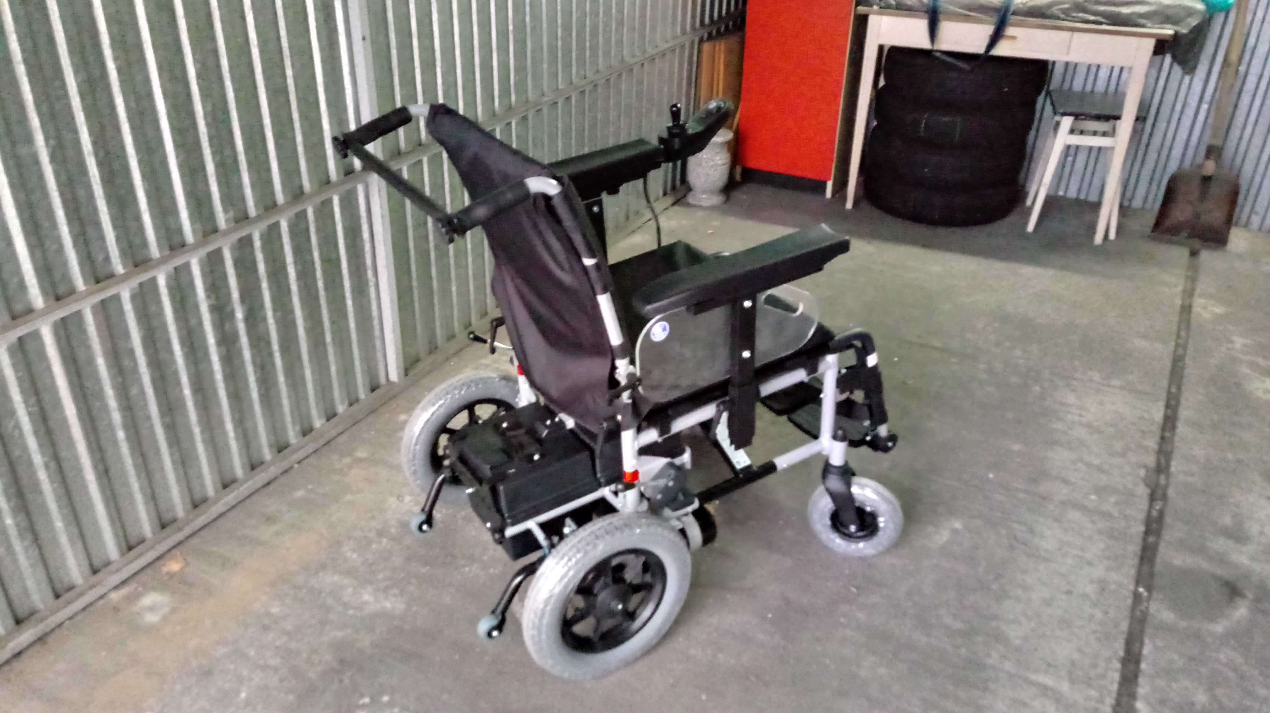 Wózek inwalidzki - akumulatorowy z joystickiem NOWY