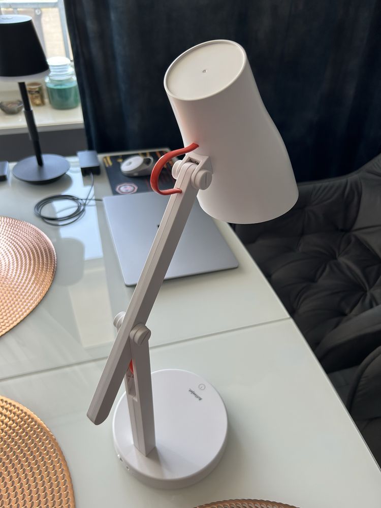Lampka na biurko LED Regulacja barwy Zasilanie akumulator i sieć