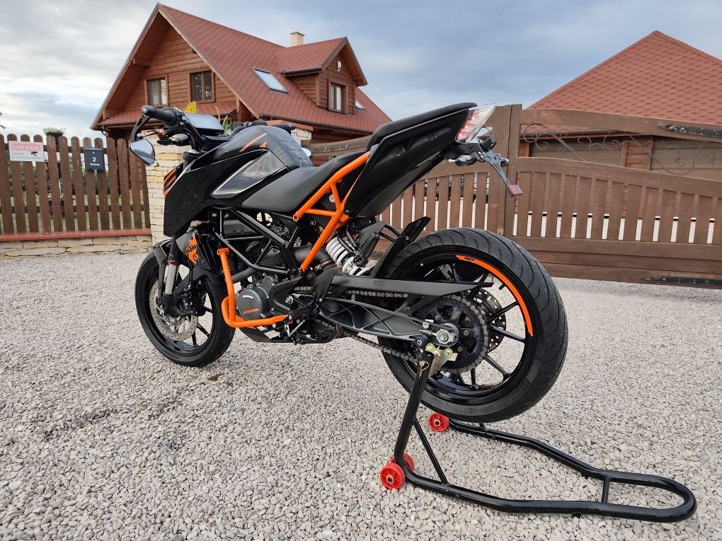 KTM Duke 125 dużo dodatków
