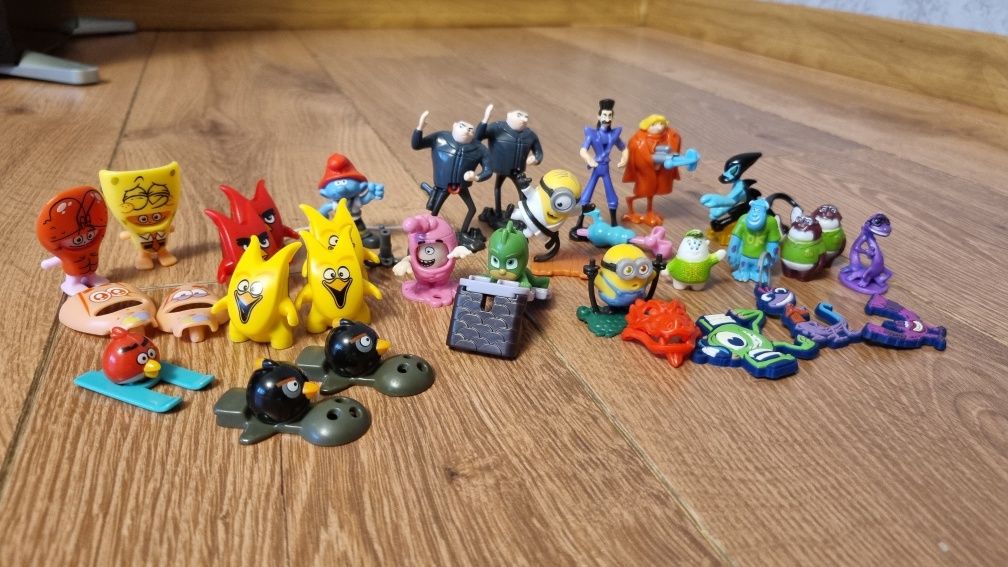 Игрушки из Киндер сюрпризов