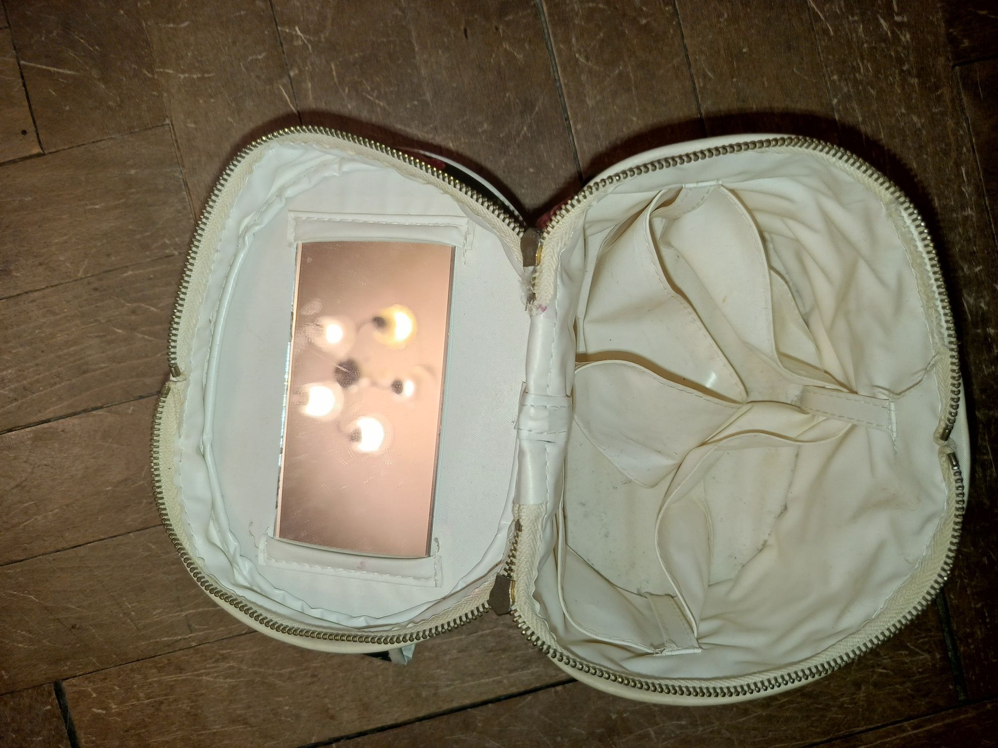 Kosmetyczka PRL stara kwiaty wzór czarna lusterko róża róże lata 90 80