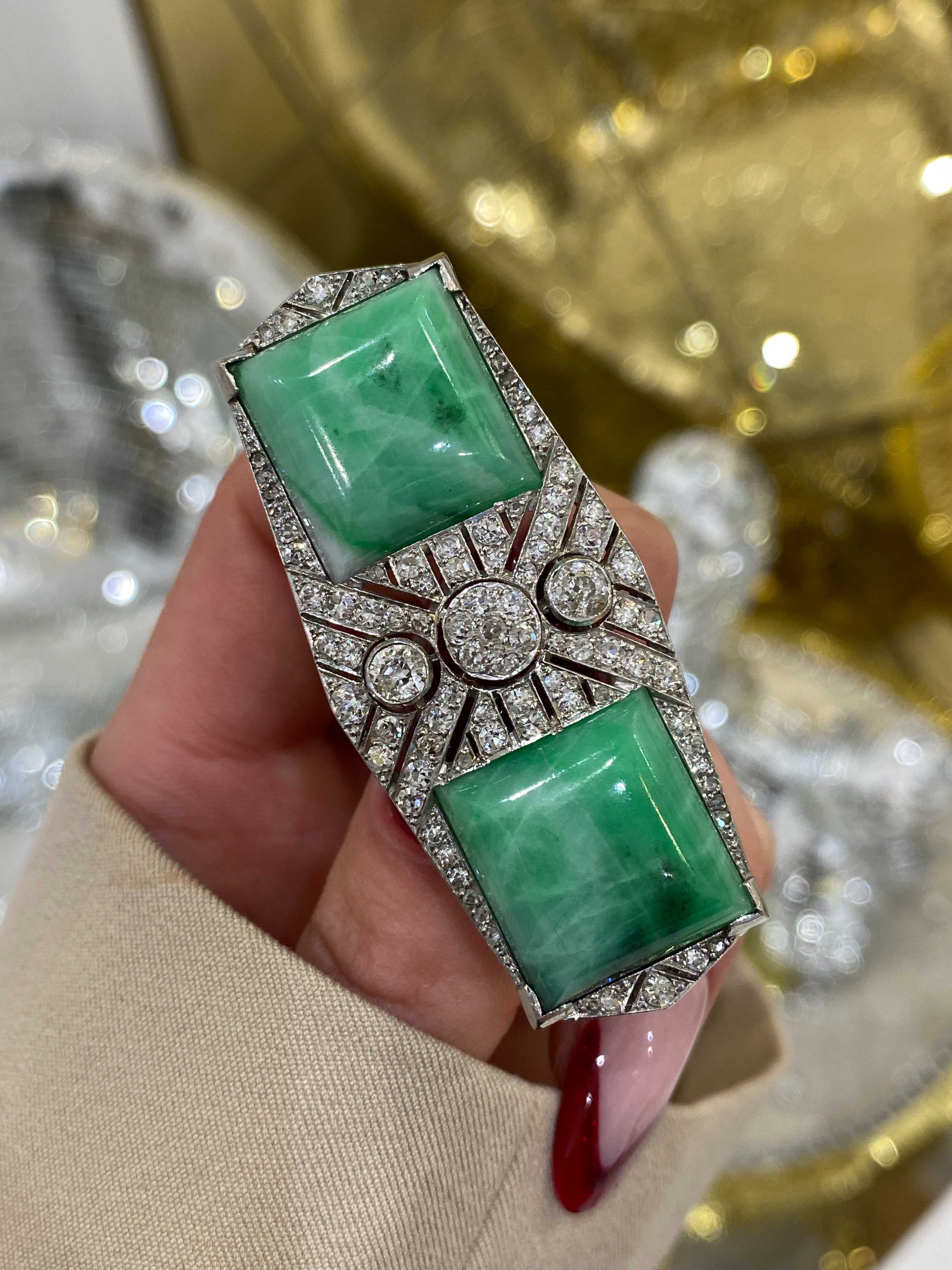 Stara broszka Art Deco z diamentami 2.50ct oraz z jadeitami platyna