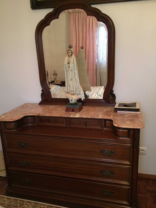 Conjunto quarto cama com colchão mesa cabeceira roupeiro cómoda