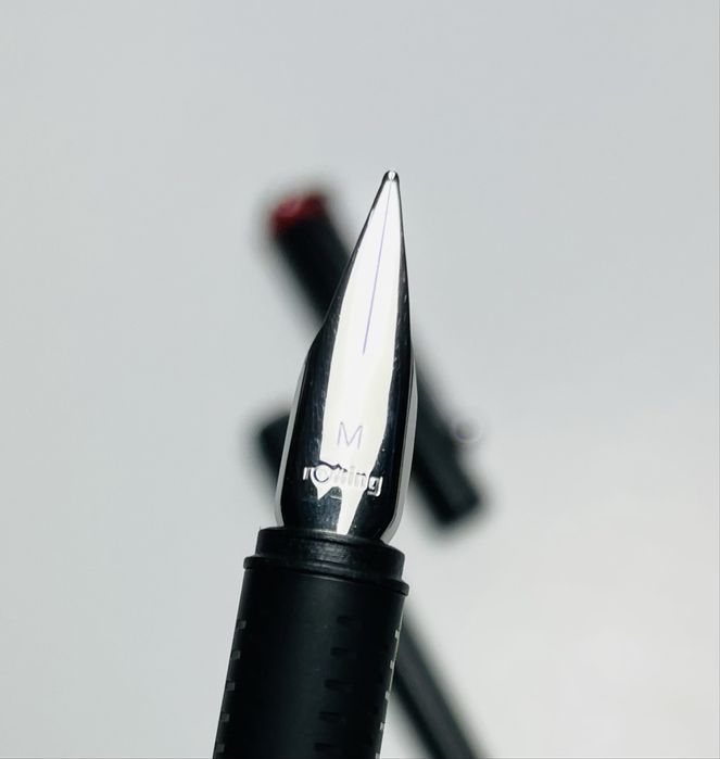 Caneta de tinteiro “Rotring 700”
