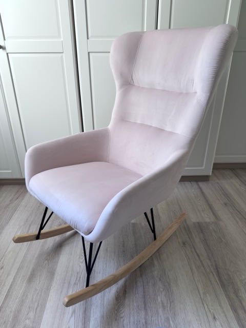 Fotel bujany, różowy, welur, zadbany.