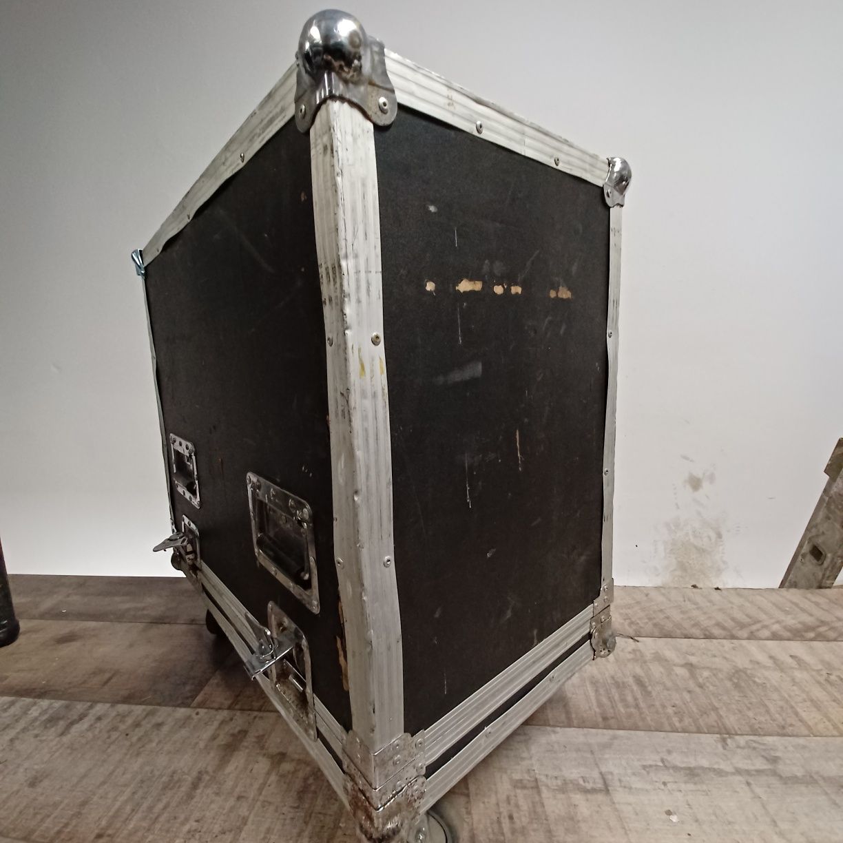 Skrzynia transportowa flight case na combo gitarowe 47x32x64 [cm]