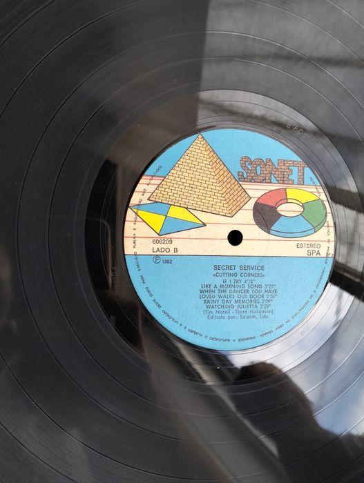LP Secret Service - Cutting Corners