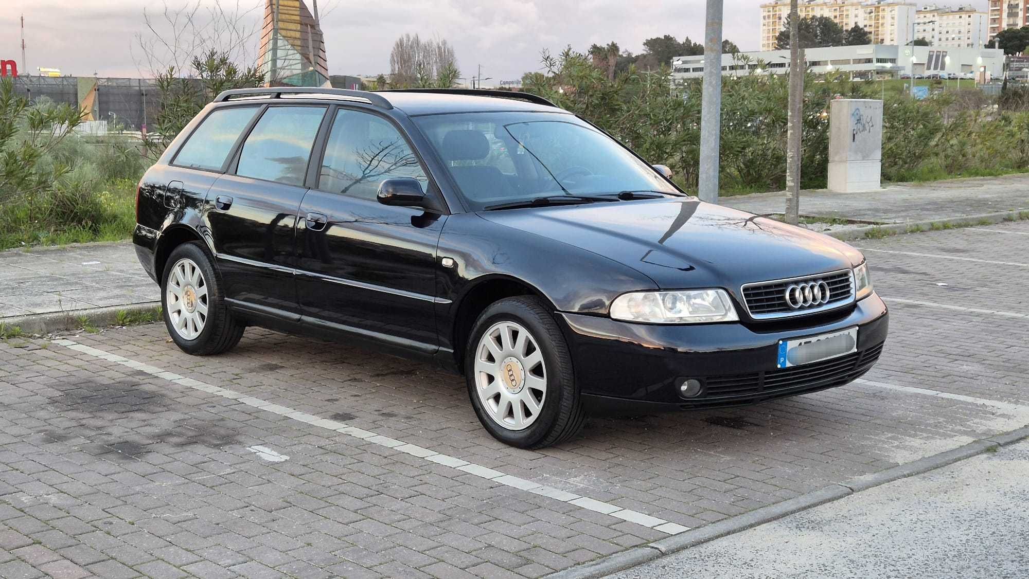 Audi A4- Impecável