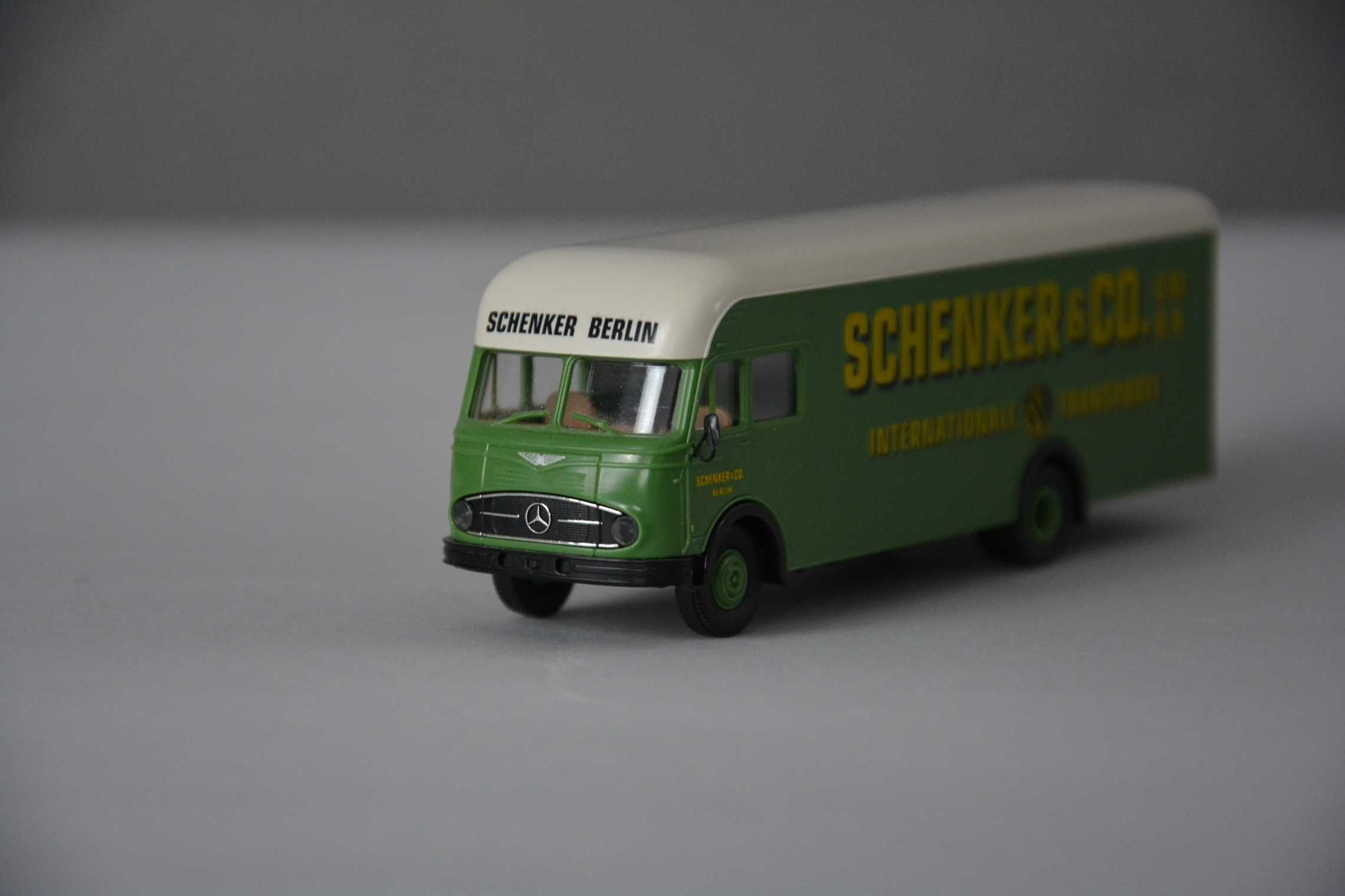 1:87 (H0) Brekina 57190 - MB LP 322 Ackermann Pullman- Schenker Berlin