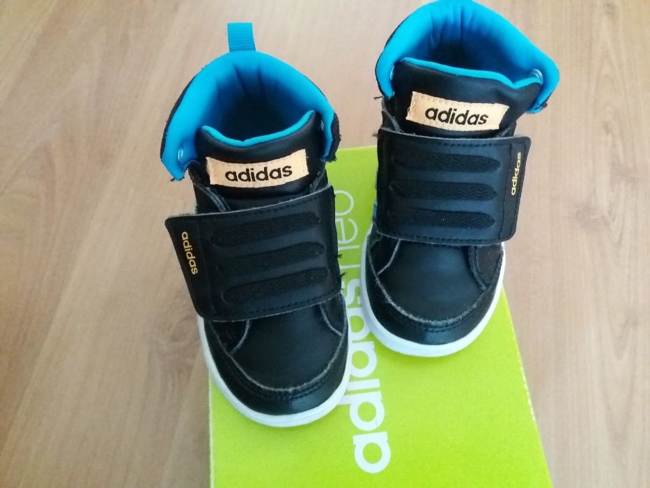 śliczne buciki Adidas, roz. 21, wiosna-jesień