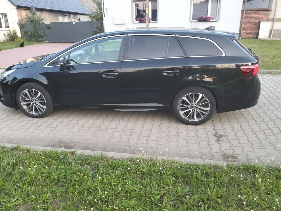 Toyota Avensis Toyota Avensis kombi benzyna LPG 2017