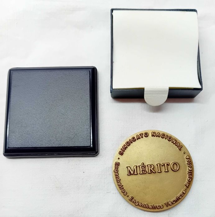 Medalha Sta Engrácia, S. Francisco de Assis e outras, Bronze e Estanho