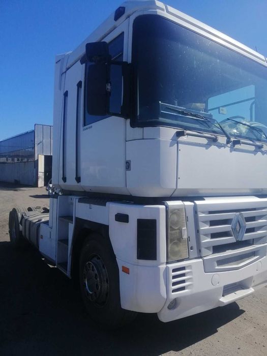 Двері Рама Спойлер Підніжка морда елька Renault Magnum рено магнум Е3