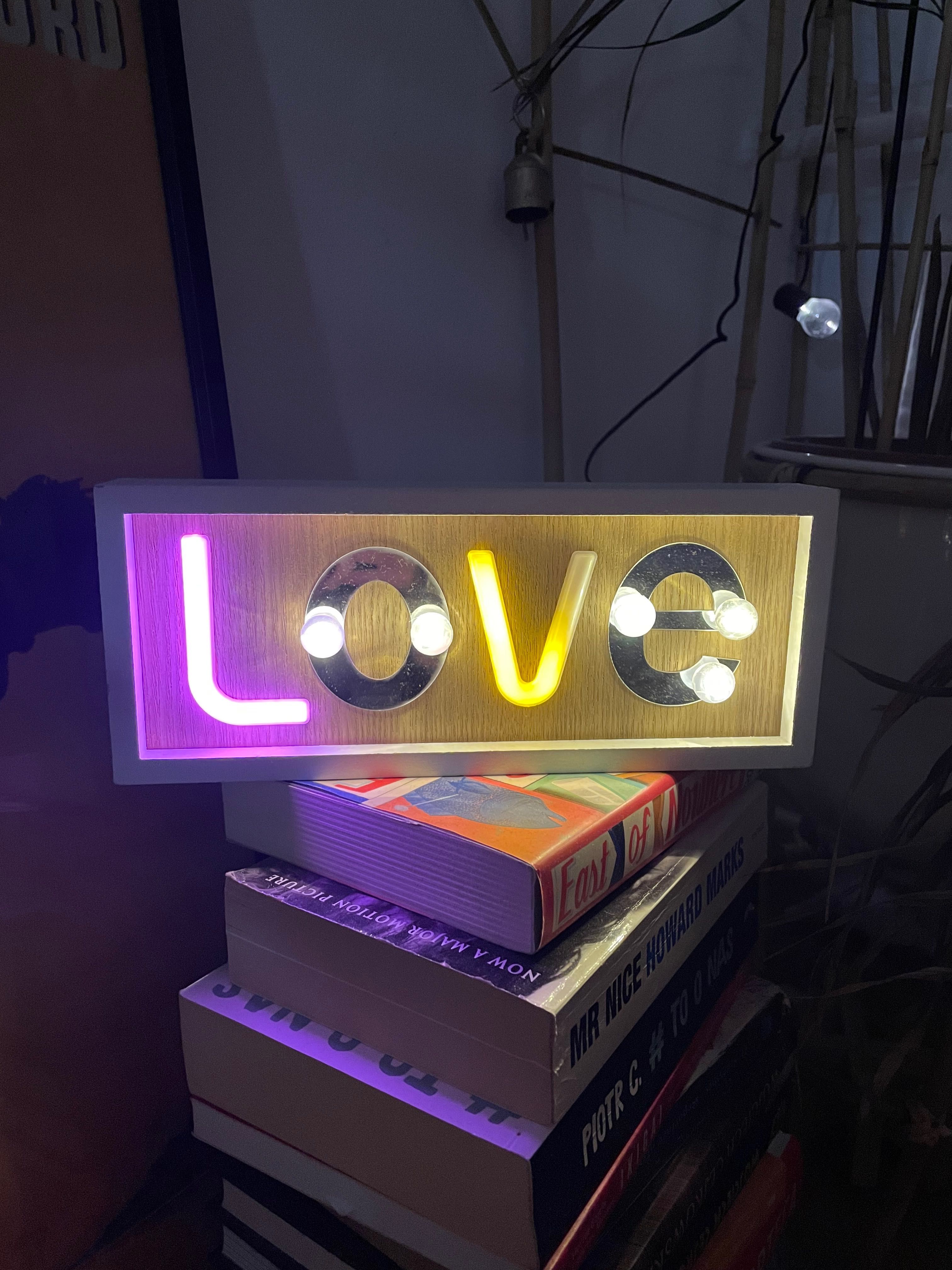 Lampka neon LOVE