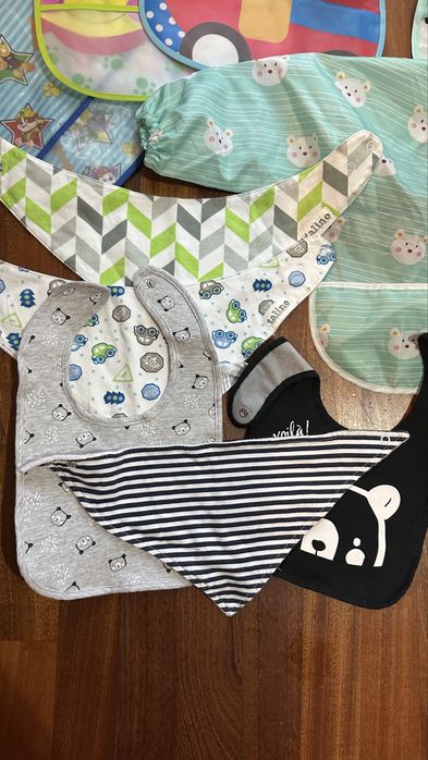 Zestaw śliniak, apaszek dziecięcych