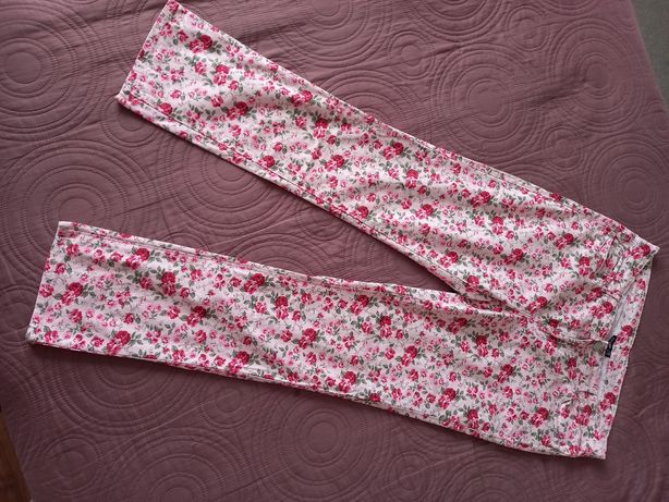 Długie spodnie w kwiatki r. 42