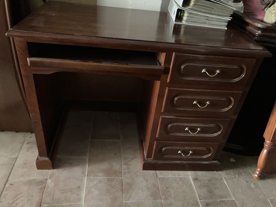Secretaria em mogno