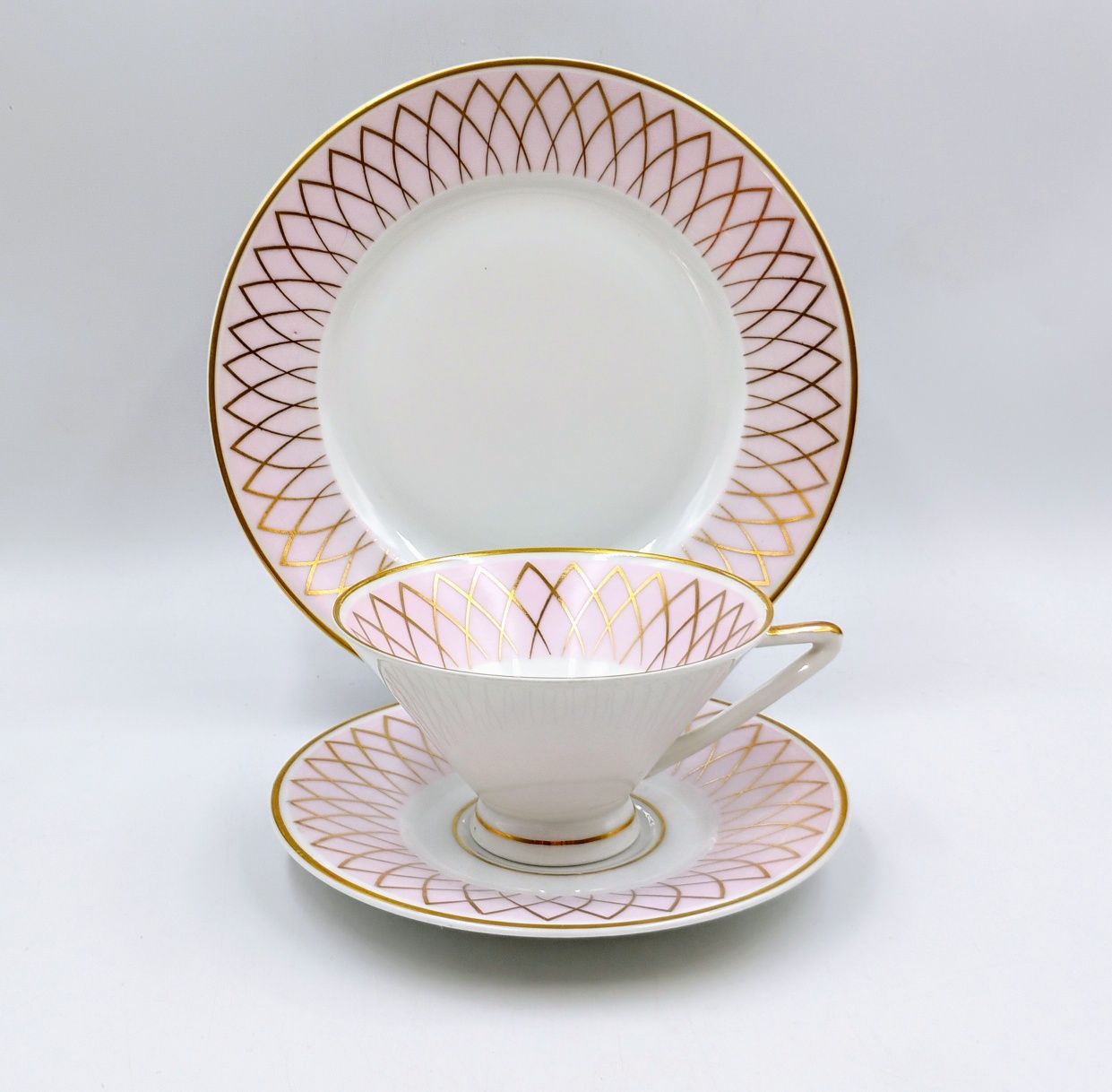 Trio filiżanka Jäger porcelana różowa złocona pastelowa retro 60te