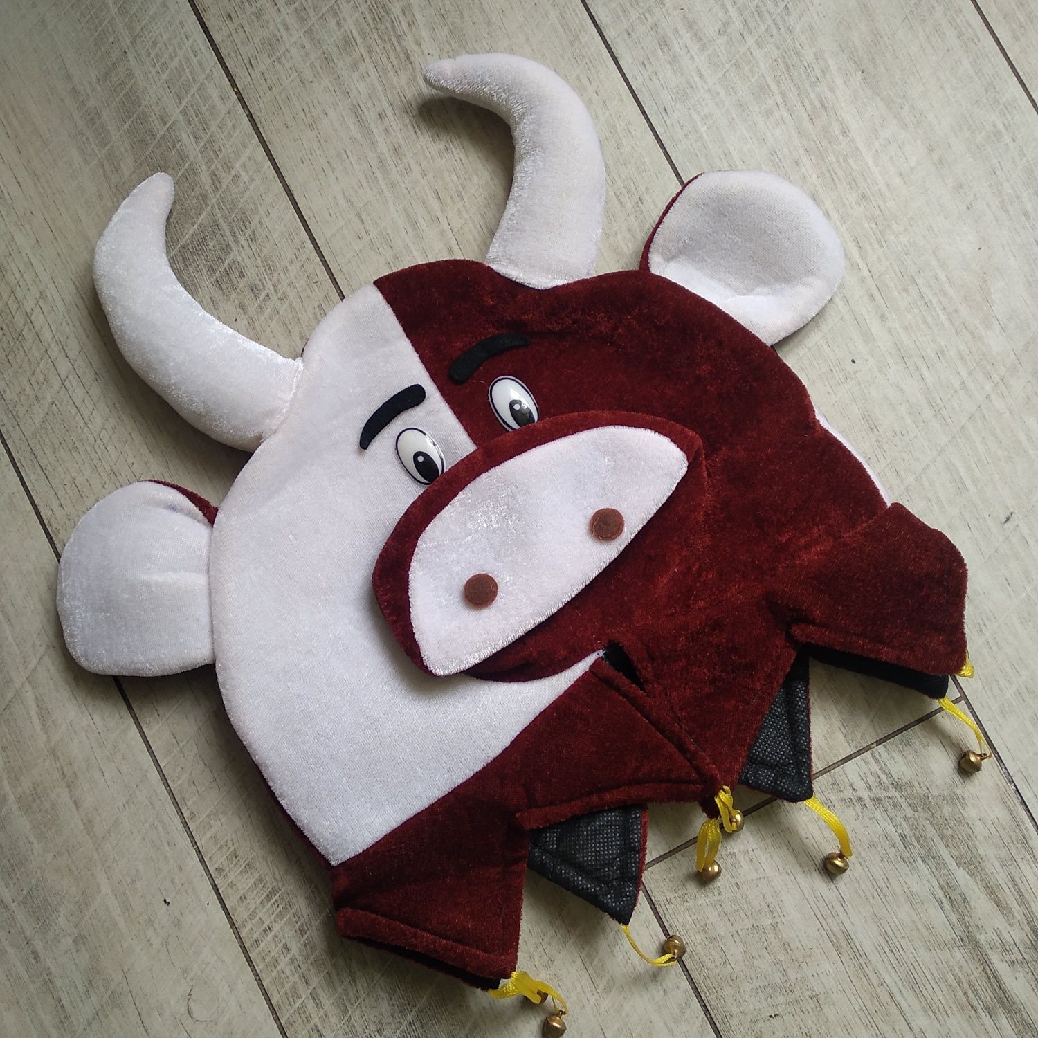 Карнавальная шапка бык, корова, теленок  с колокольчиками